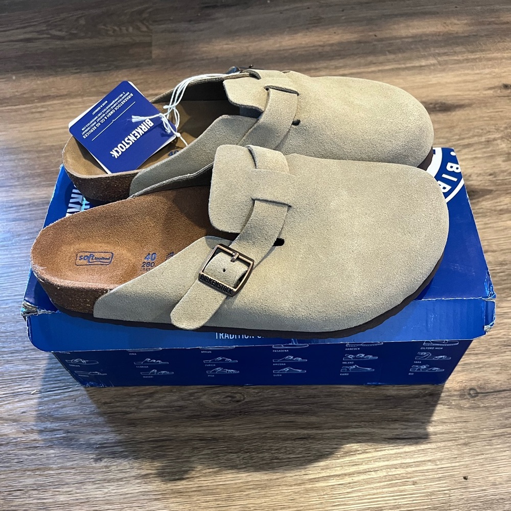 NWT Birkenstock Bostons. Size 40. Suede leather color taupe.